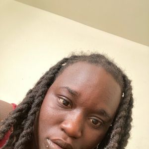 Meet your Posher, Monique